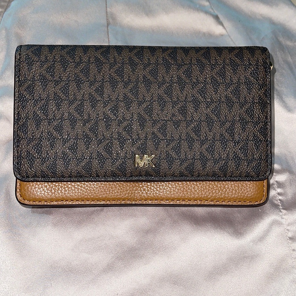 Michael kors wallet